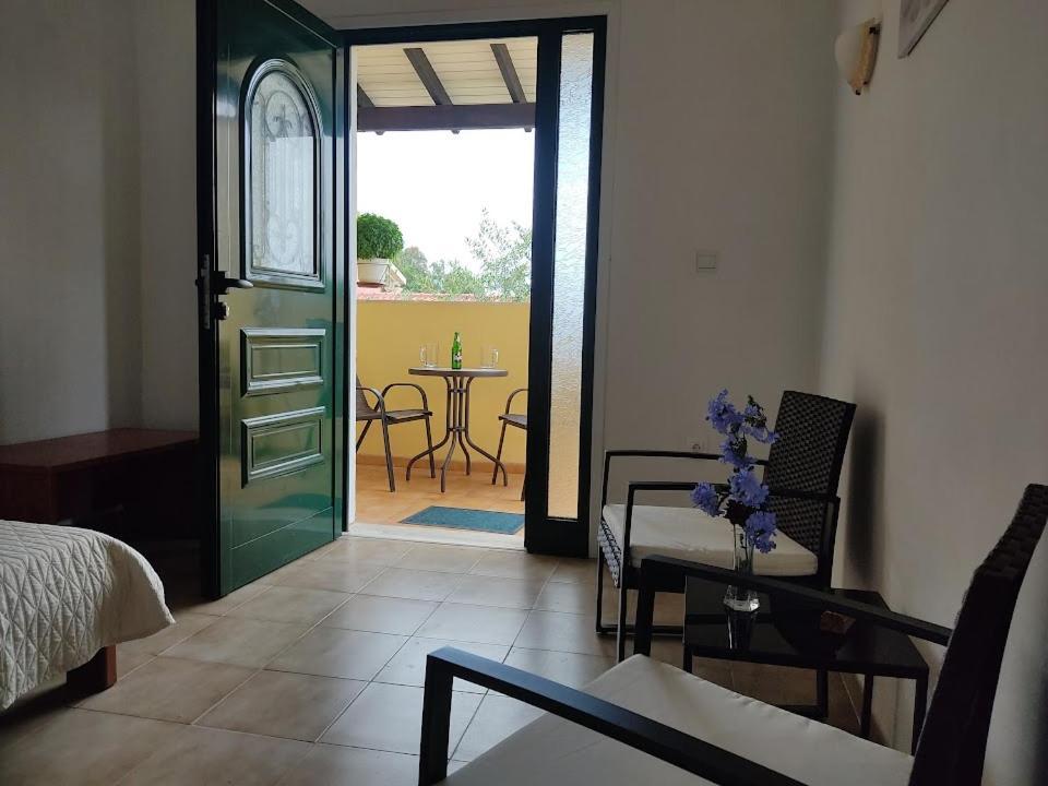 Oliveland Apartments Kavos Exterior photo